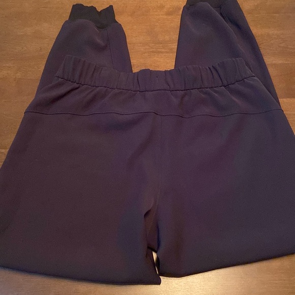 Lululemon🍋On The Fly Jogger - Picture 5 of 8